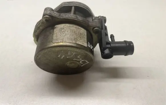 Renault Megane II Vacuum pump 8200327149