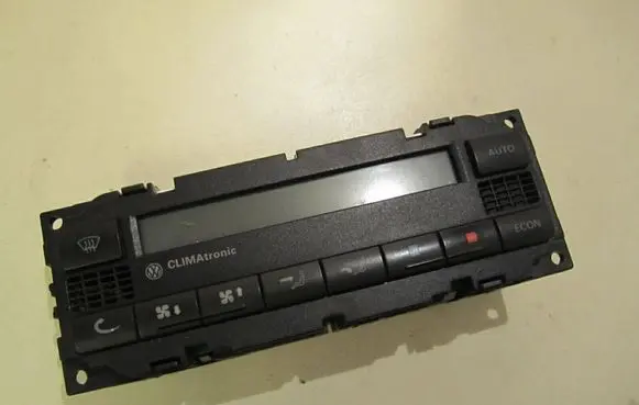 Volkswagen PASSAT B5.5 Climate control unit 3B1907044H
