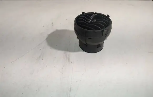 Seat Ibiza II (6k) Dash center air vent grill