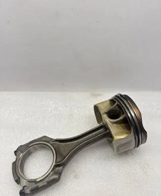 BMW X5M F85 Piston with connecting rod 784323705