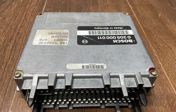 Mercedes-Benz S W140 Engine control unit/module 1405450432 A1405450432 0205000011