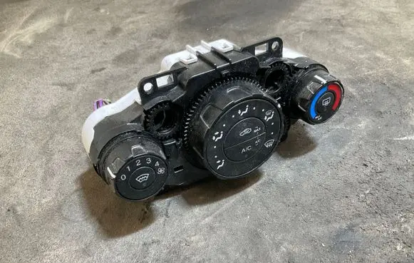Ford Fiesta Climate control unit 8A6119980BF A61101212A