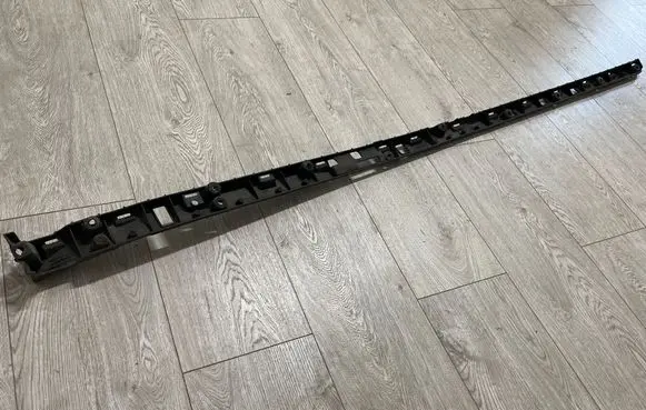 Tesla Model X Sill supporting ledge 104669000b