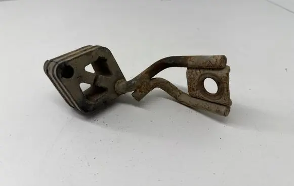 BMW X1 E84 Muffler mount bracket/holder 7589950