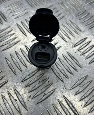 Peugeot 508 USB socket connector 96647952XT
