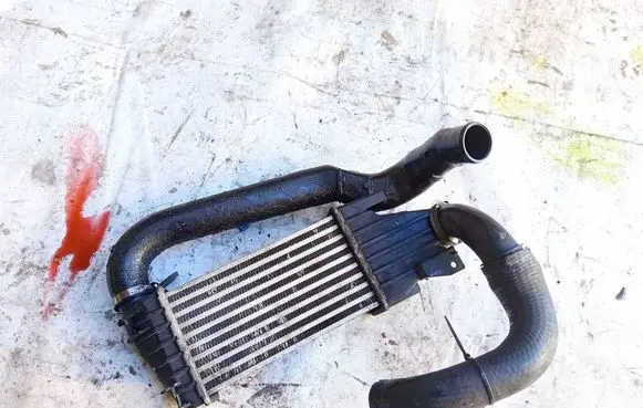 Opel Astra H Intercooler radiator 