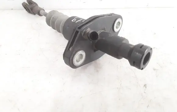 Saab 9-5 Clutch master cylinder 90578481