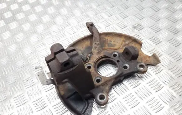 Volkswagen Touran I Front wheel hub spindle knuckle
