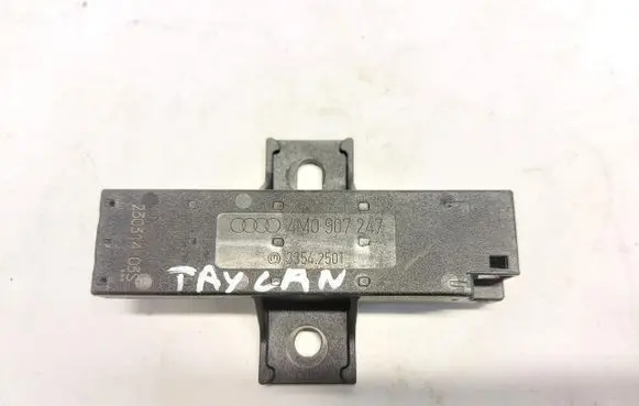 Porsche Taycan 9J1 Keyless (KESSY) go control unit/module 4M0907247JLK01
