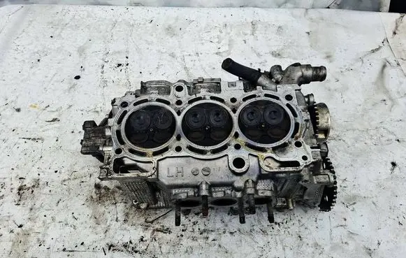 Subaru B9 Tribeca Engine head 