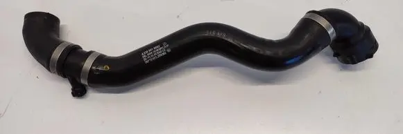 Mercedes-Benz SL AMG R230 Engine coolant pipe/hose A2305010082