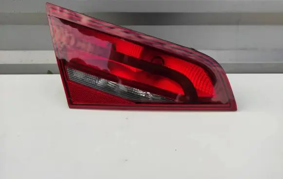 Audi A3 S3 8V Tailgate rear/tail lights 8v4945093 0141690