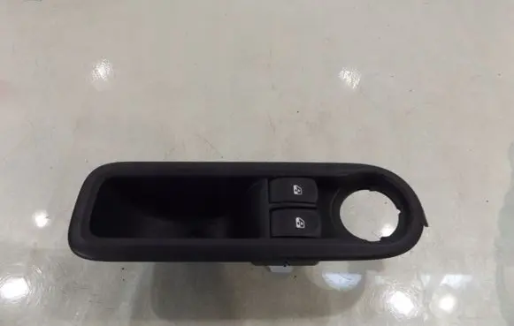 Renault Twingo II Electric window control switch