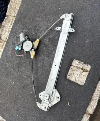 Subaru Outback Rear door window regulator with motor 11120618