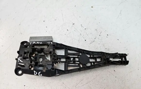 Chevrolet Trax Rear door exterior handle/bracket 13505889