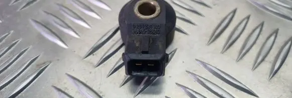 Toyota Avensis T220 Detonation knock sensor 0261281103 8961505010