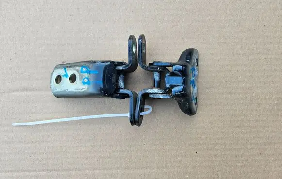 Toyota Verso Front door hinge set 