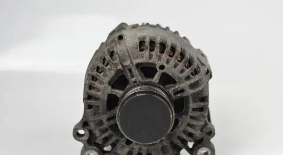 Volkswagen Golf Plus Generator/alternator 06F903023C 2542695G 108131993
