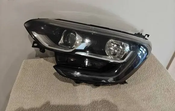 Renault Megane IV Headlight/headlamp 260602792R 90060924