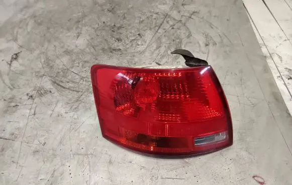 Audi A4 S4 B7 8E 8H Rear/tail lights 8e9945095e 484001