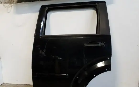 Dodge Nitro Rear door