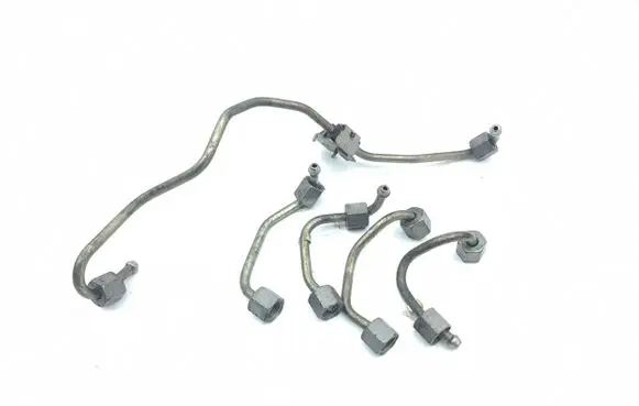 Fuel injector supply line/pipe