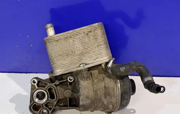 Volvo S80 Engine oil radiator 8G9N6L600AB