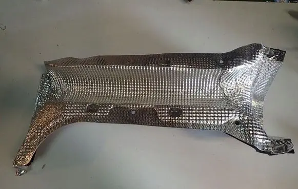 Volkswagen PASSAT B8 Exhaust heat shield 5Q0825755B