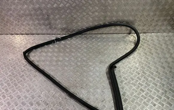 Maserati Levante Front door rubber seal 670032870