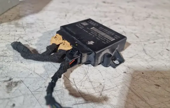 Audi A5 8T 8F Parking PDC control unit/module 8K0919475Q