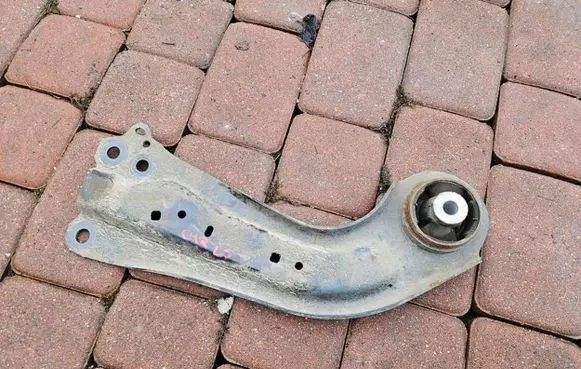 Toyota C-HR I Rear control arm 91TYS