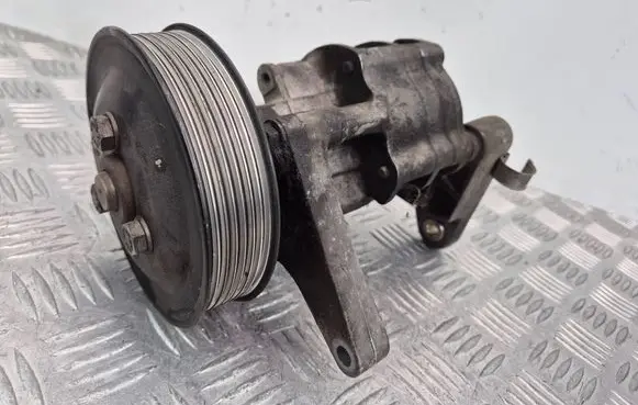 BMW X5 E70 Power steering pump 679646203 5002445