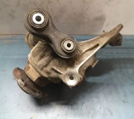 BMW X5 E70 Rear wheel hub spindle/knuckle 677098306