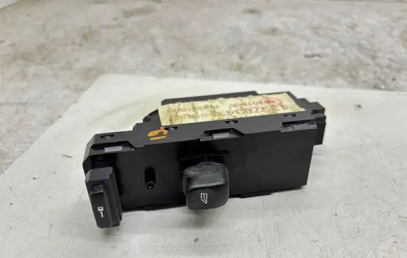 Volvo V70 Electric window control switch 30739981