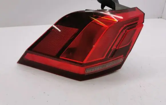 Volkswagen Tiguan Rear/tail lights 5NA945095D