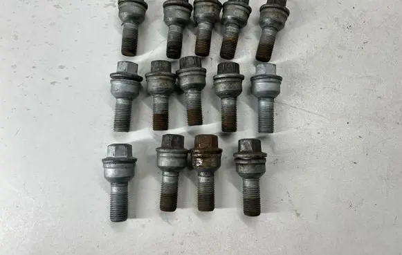 Audi Q5 SQ5 Nuts/bolts 8R0601295