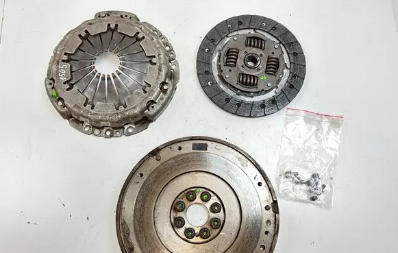 Nissan Primastar Clutch set kit 324061610 124056510