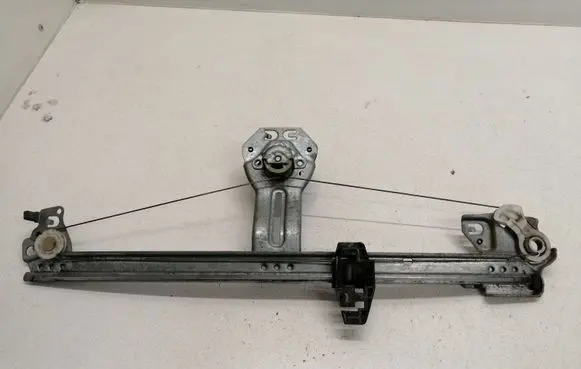 Citroen C3 Front door manual window regulator 963912