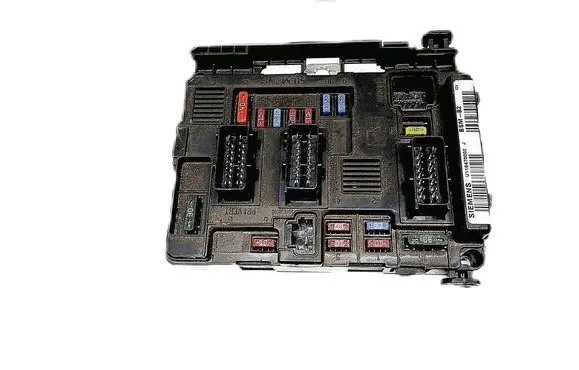 Citroen C3 Fuse module 9650618580