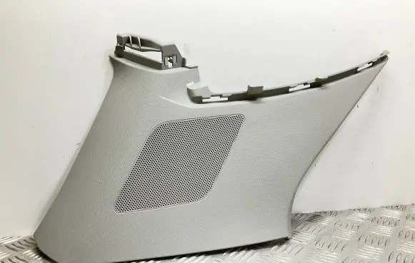 Audi Q3 F3 (D)pillar trim (top) 83A867245