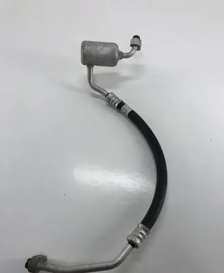 Toyota RAV 4 (XA40) Air conditioning (A/C) pipe/hose