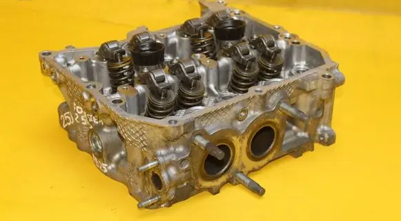 Subaru Forester SK Engine head 