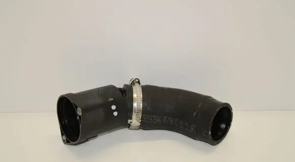 Volkswagen Golf VII Intercooler hose/pipe 04L131111T