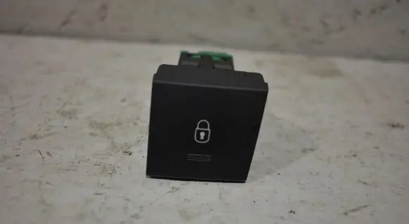 Peugeot 508 Central locking switch button 96770413ZE
