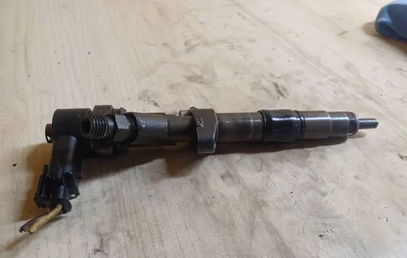 Renault Espace - Grand espace IV Fuel injector 0445110084