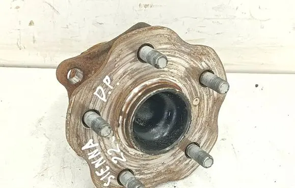Toyota Sienna XL40 IV Rear wheel hub 89544