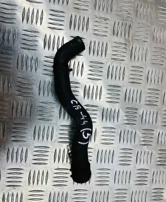 Volkswagen PASSAT B6 Engine coolant pipe/hose