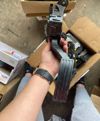 Ford Ranger Accelerator throttle pedal AB399F836AC 693140A H2217A0844
