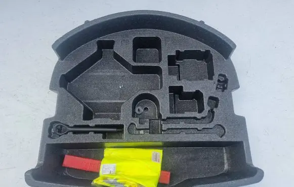 Toyota RAV 4 (XA50) Tool box 6499342011