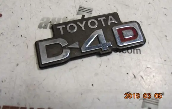 Toyota Avensis T220 Manufacturers badge/model letters 